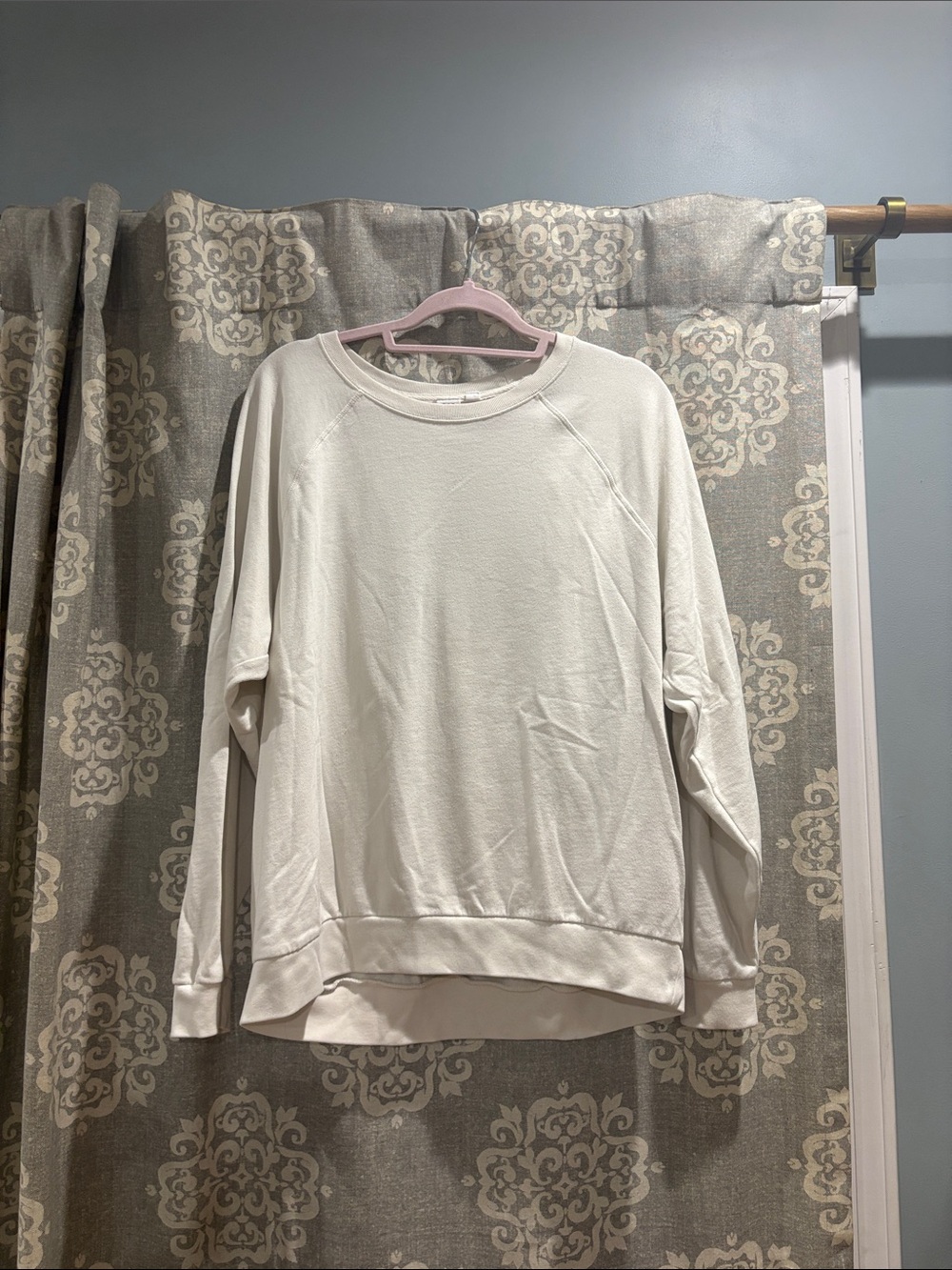 GAP Off-White Scoop-Neck Crew Sweater